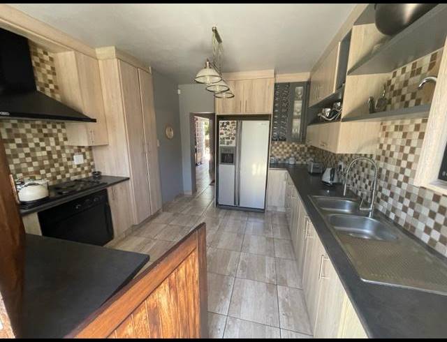4 BEDROOM DUPLEX FOR SALE IN BIRCHLEIGH NORTH